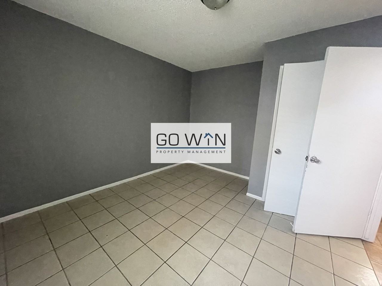 237 S Allen St - Photo 7 of 34
