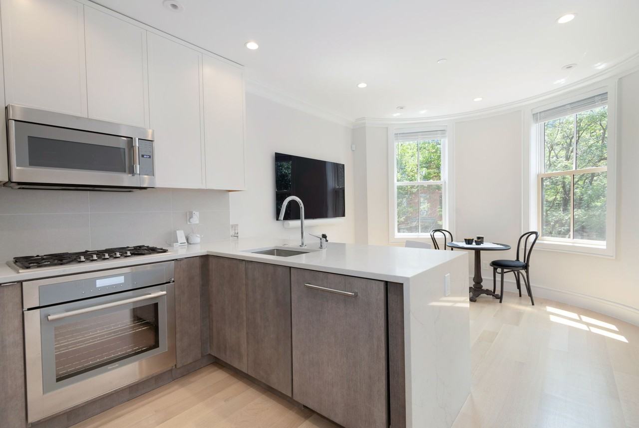 53 Rutland Sq #2 - Photo 2 of 14