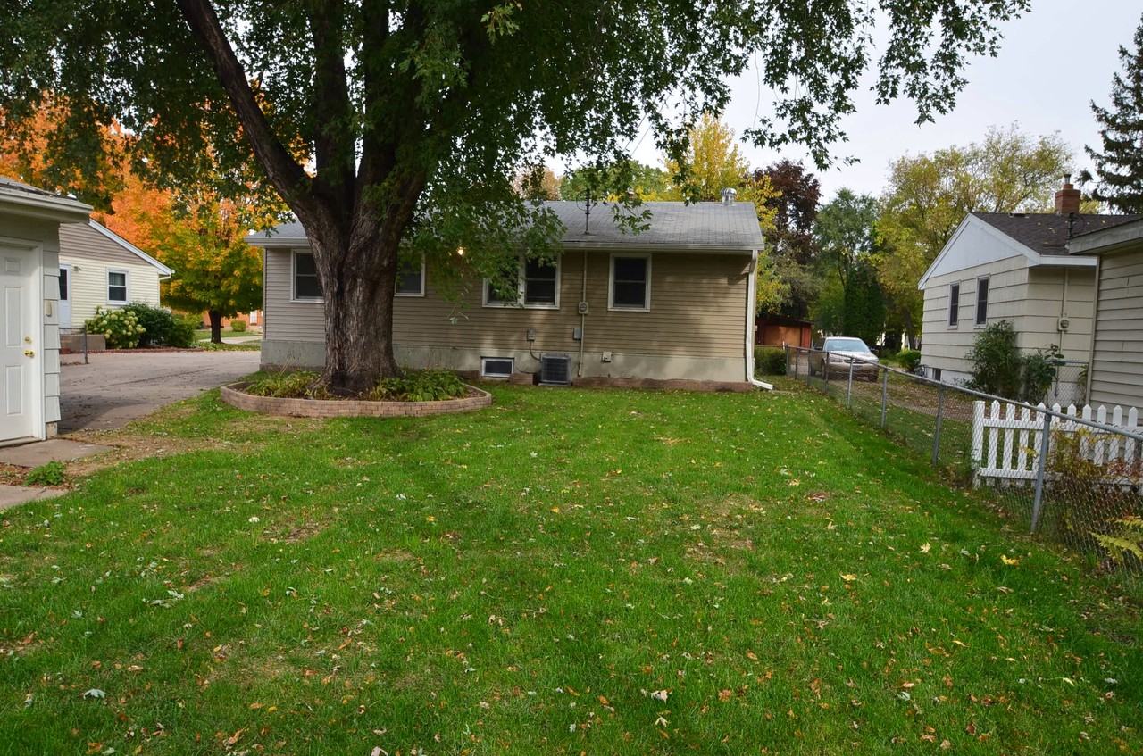 1874 7th St - Photo 2 of 14