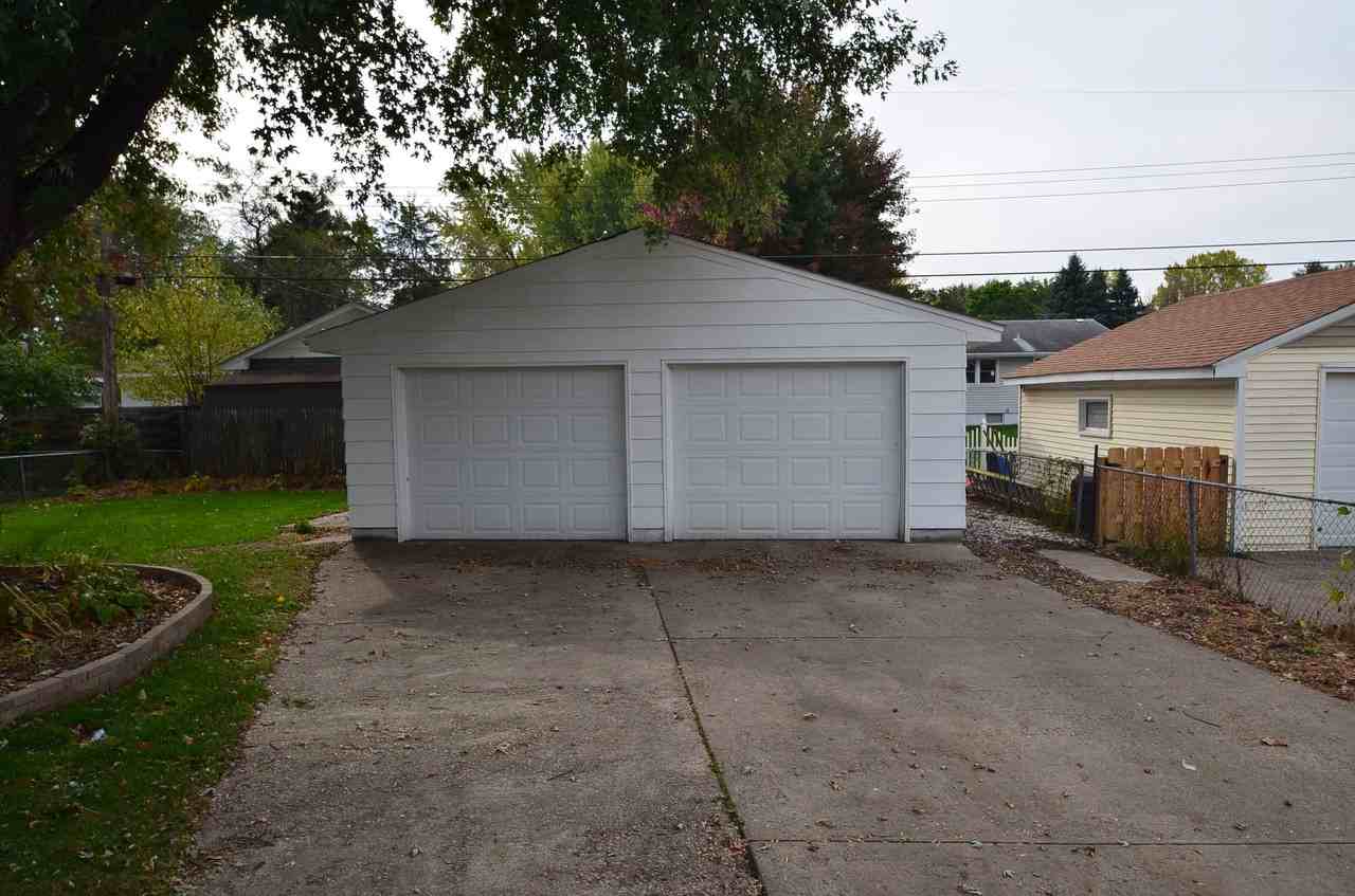 1874 7th St - Photo 3 of 14