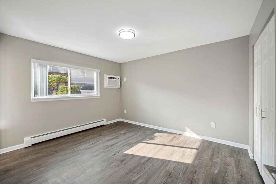 3838 W Sylvania Ave - Photo 5 of 29