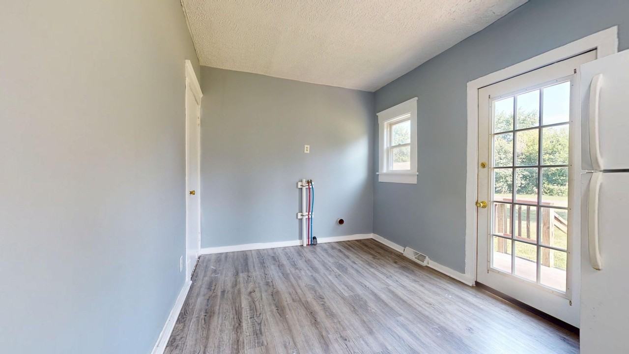 19 W Tucker Ave - Photo 3 of 14