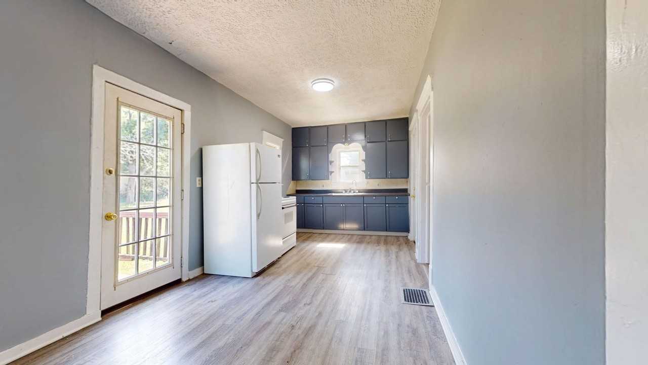 19 W Tucker Ave - Photo 4 of 14