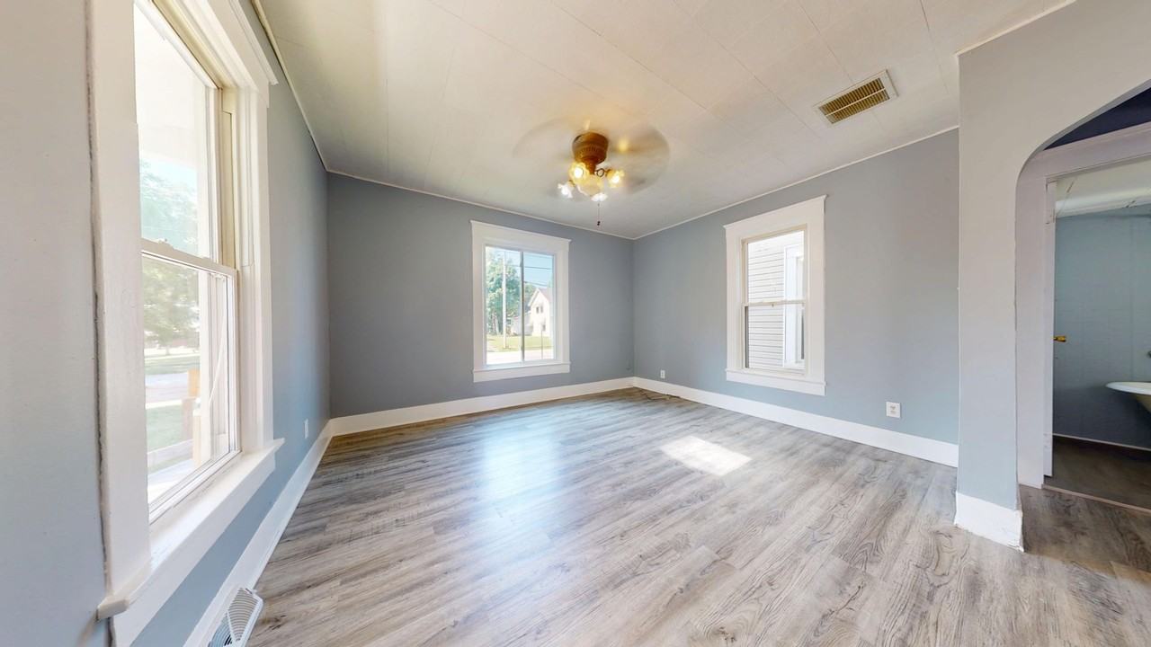 19 W Tucker Ave - Photo 6 of 14