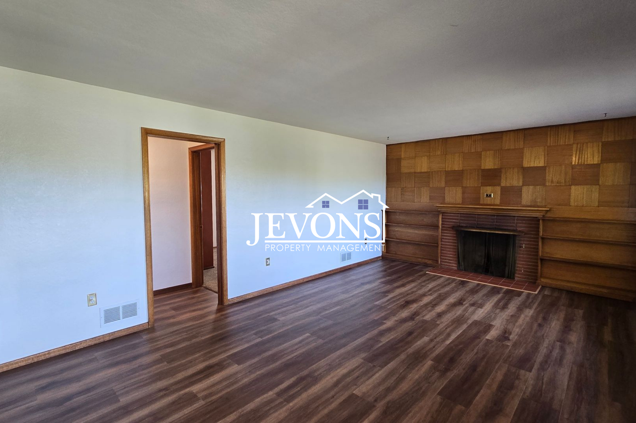 212 N 26th Ave - Photo 2 of 18