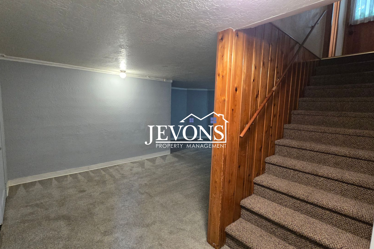 212 N 26th Ave - Photo 7 of 18
