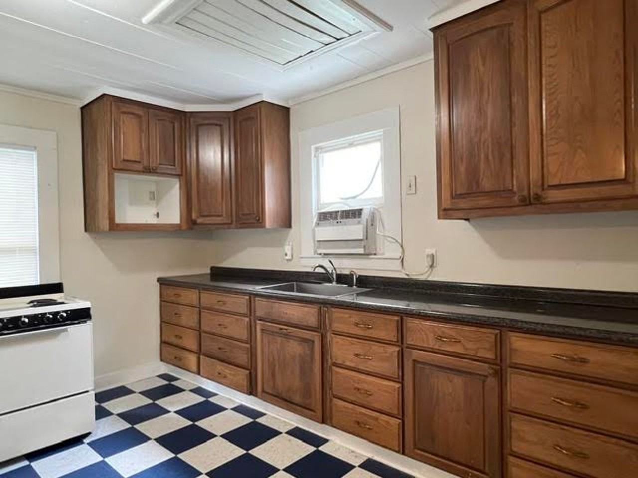 1107 S Old Temple Rd - Photo 2 of 10