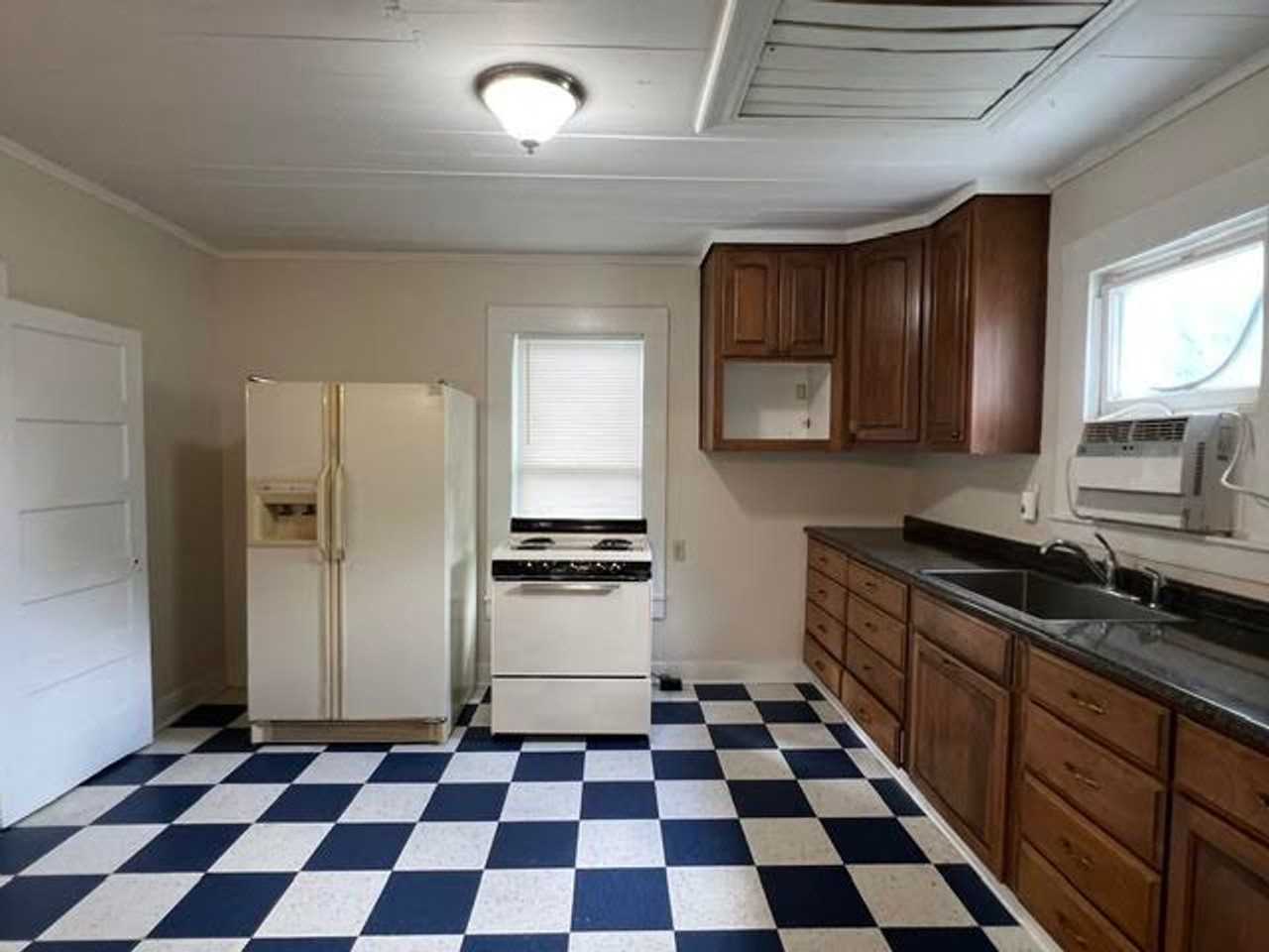 1107 S Old Temple Rd - Photo 4 of 10