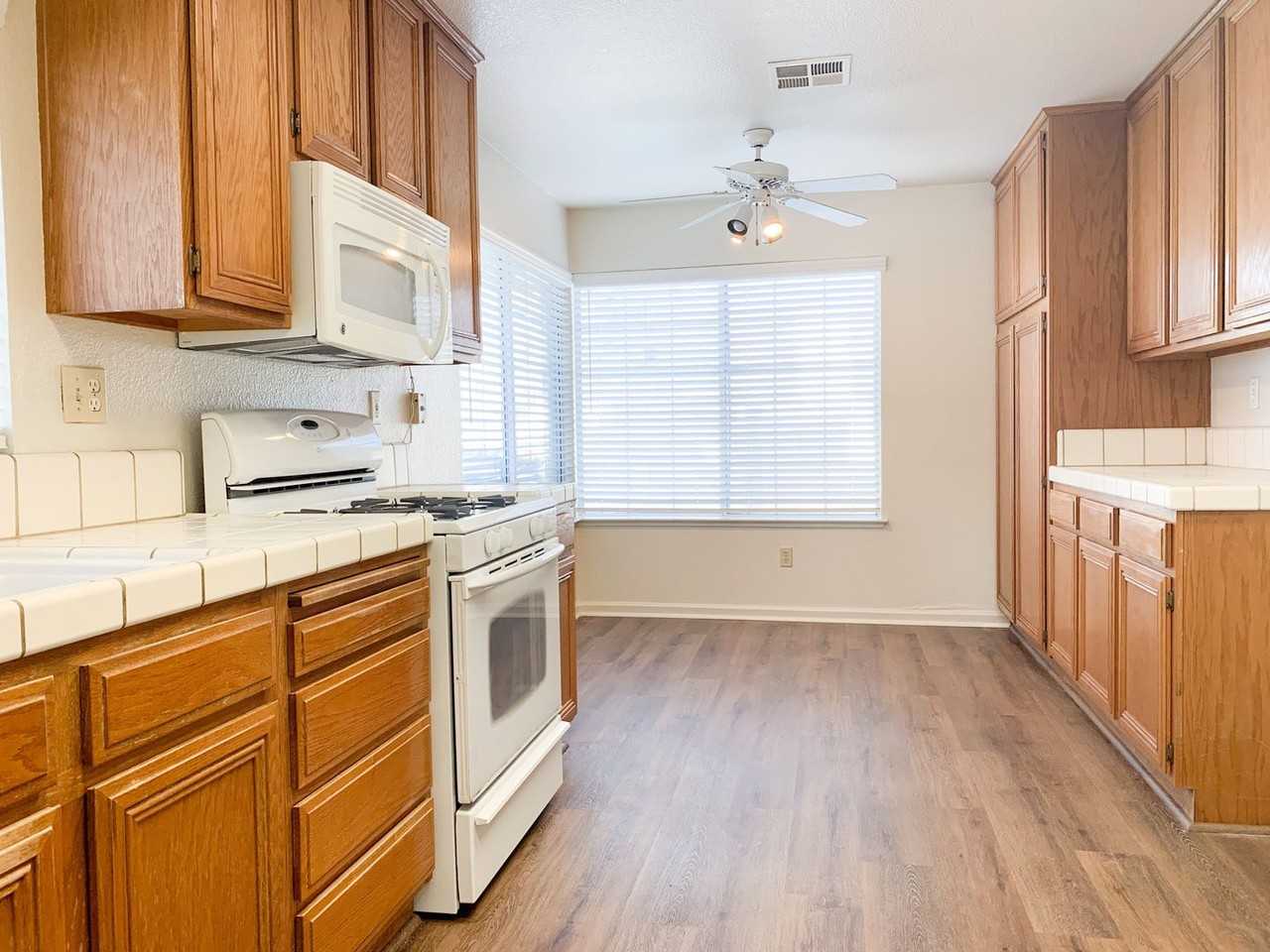 8868 Gemwood Way - Photo 4 of 13