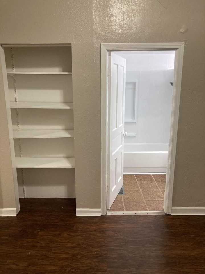 2822 Jules St - Photo 6 of 11