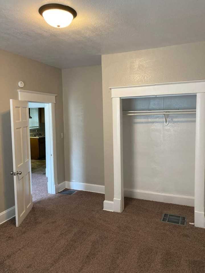 2822 Jules St - Photo 3 of 11