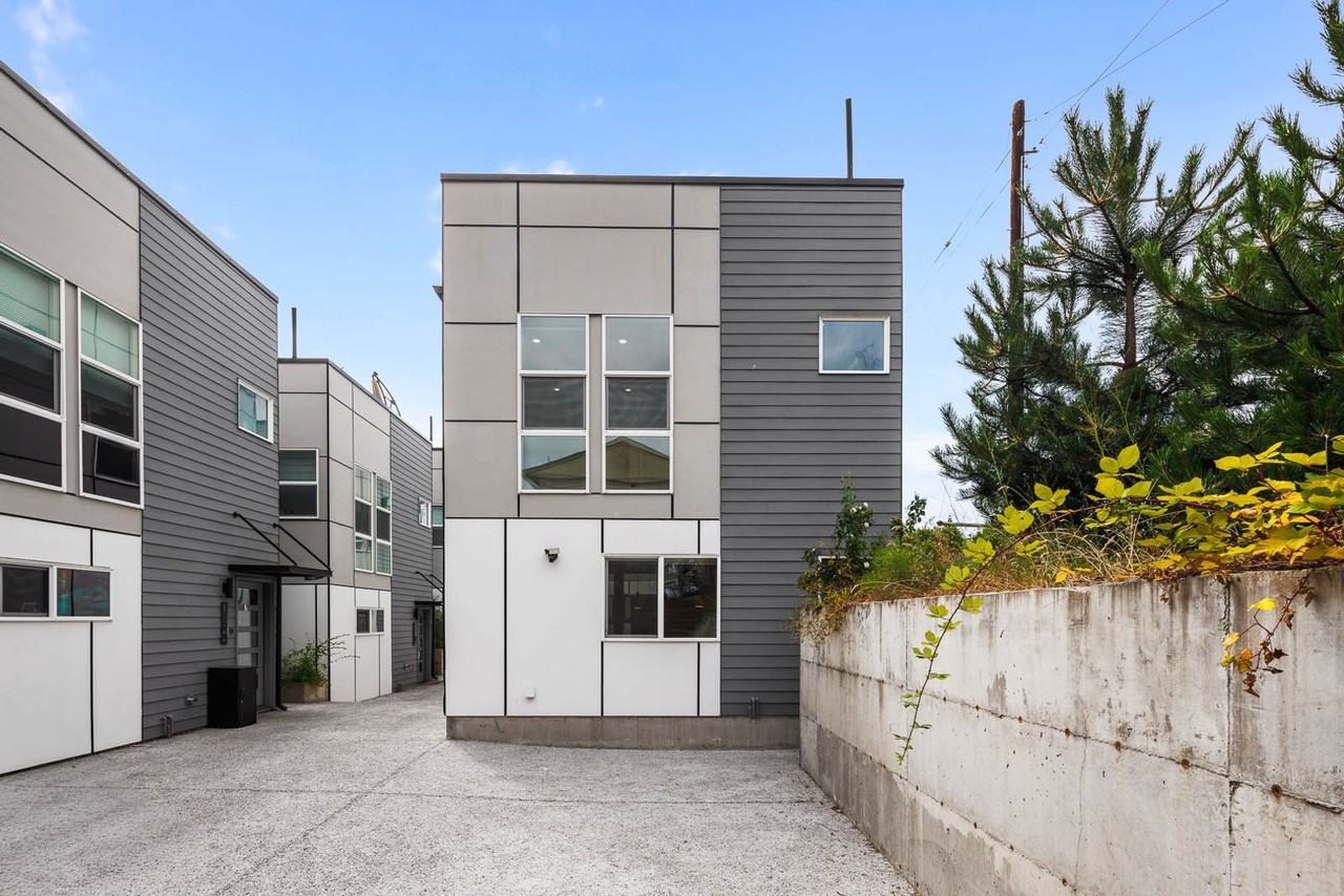 9002 15th Ave Sw - Photo 3 of 18