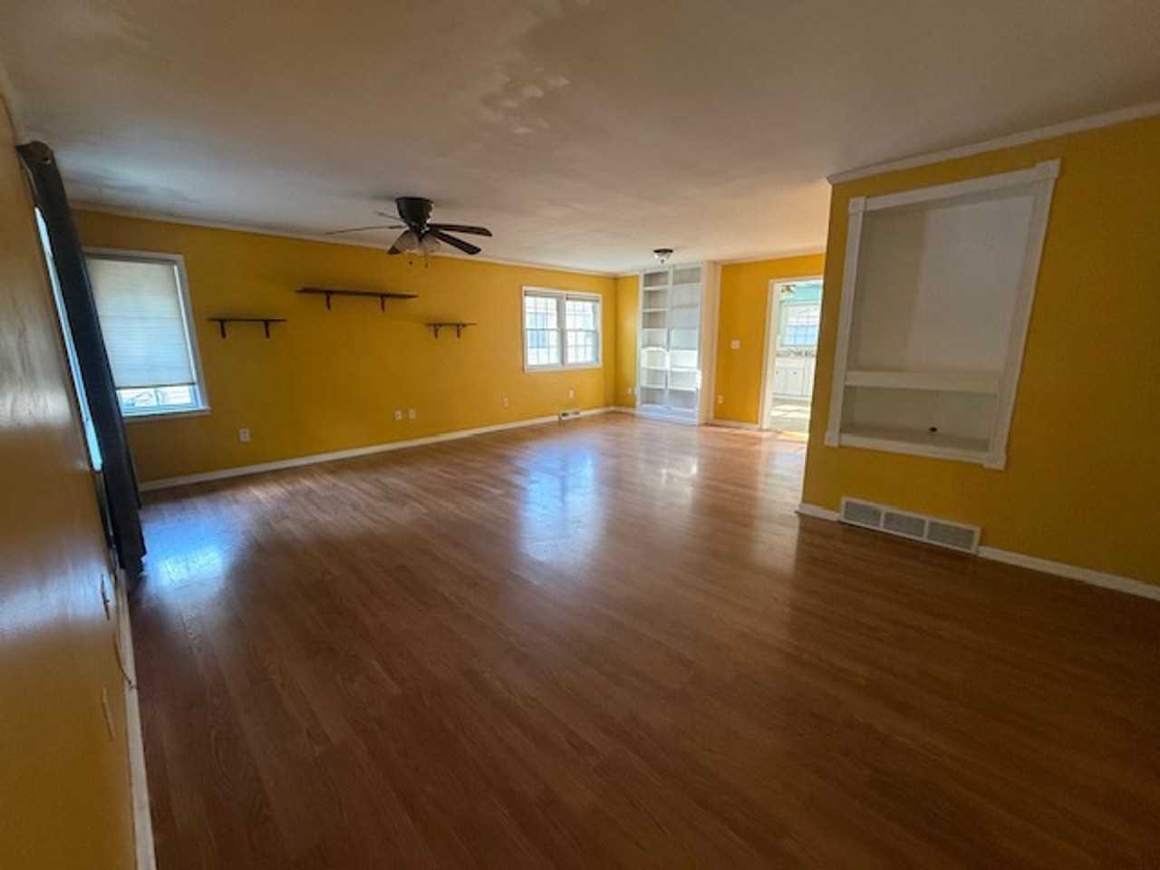 2125 Brentwood Dr - Photo 5 of 20