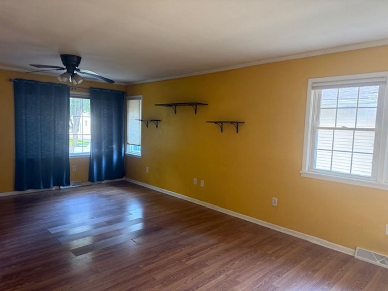 2125 Brentwood Dr - Photo 7 of 20