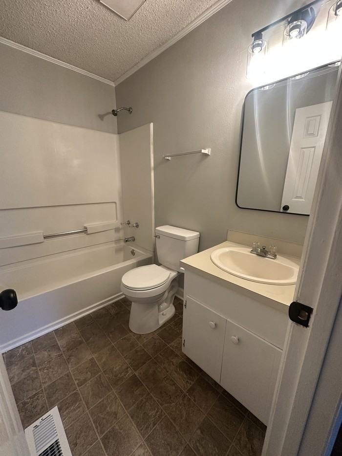 8000 Tiburon Cir - Photo 5 of 12