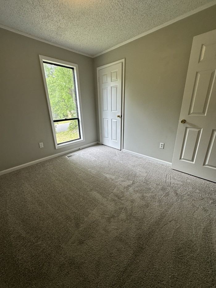 8000 Tiburon Cir - Photo 7 of 12