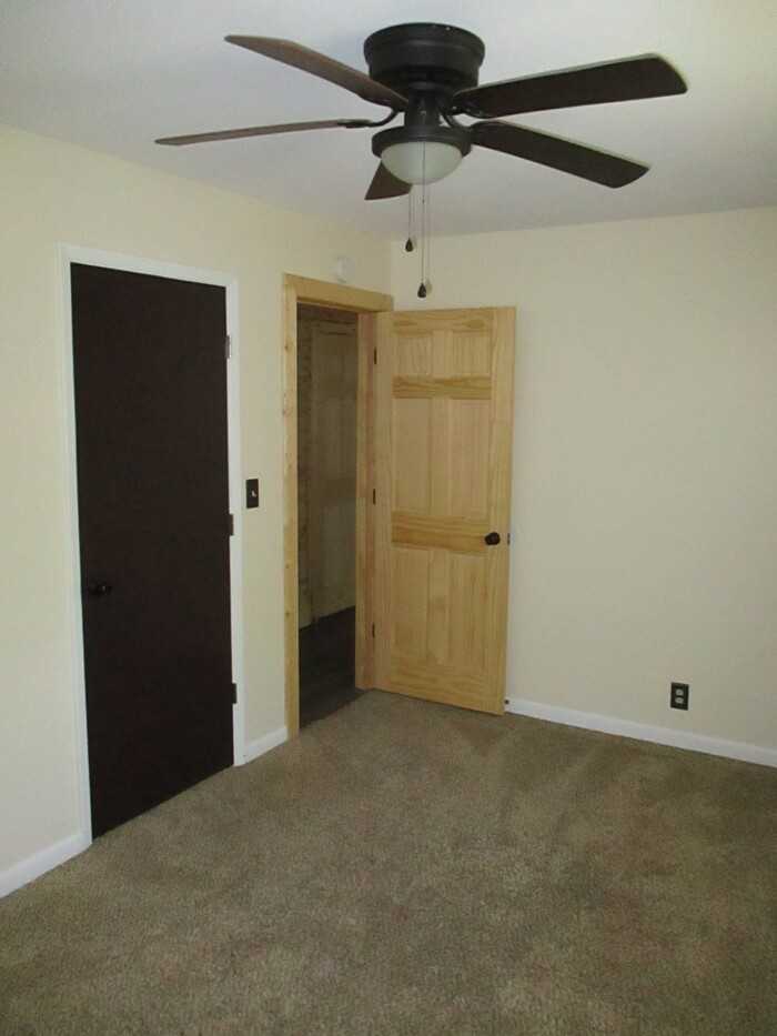 218 Loren Dr - Photo 6 of 11
