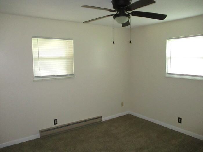 218 Loren Dr - Photo 7 of 11