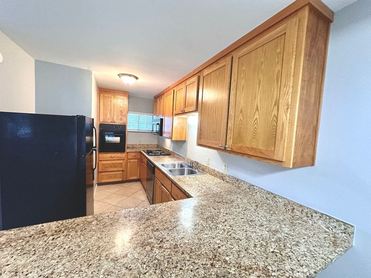 Fabulous landmark Downtown Austin property! Great downtown neighborhood! - Photo 6 of 50