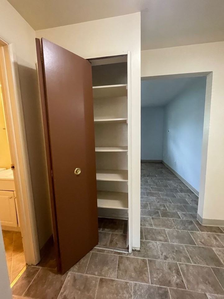 Sheridan Park and Holiday Manor - Photo 6 of 18