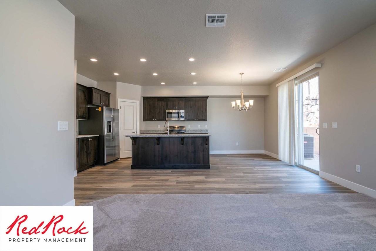 494 N 530 W - Photo 2 of 50