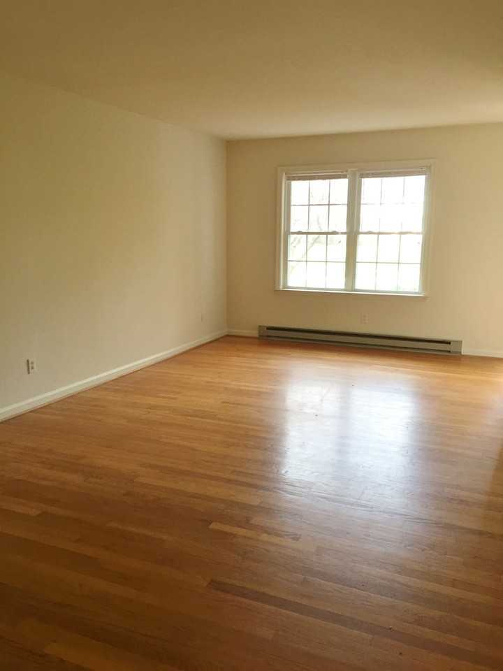 1204 William St - Photo 2 of 12