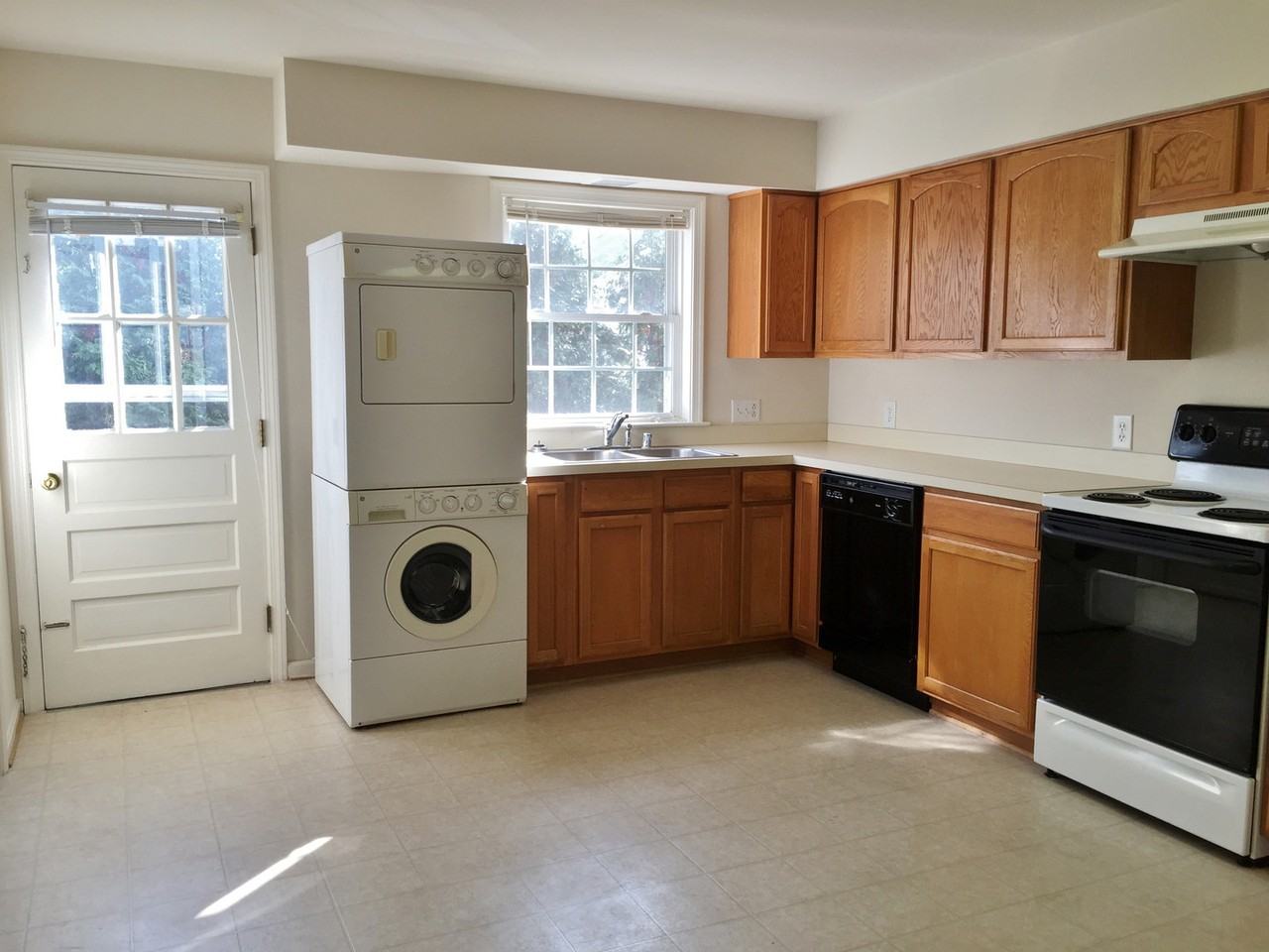 1204 William St - Photo 4 of 12