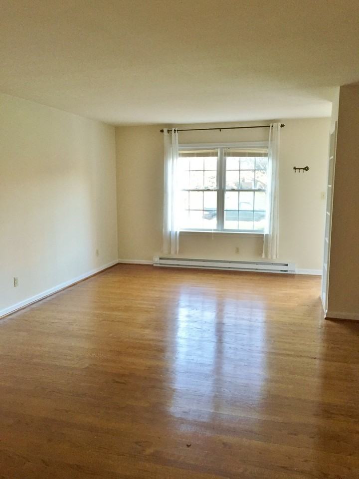 1212 William St - Photo 3 of 9