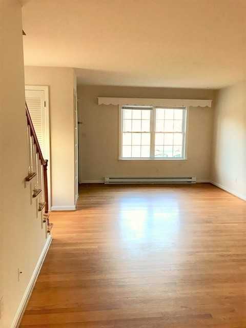 1214 William St - Photo 3 of 10