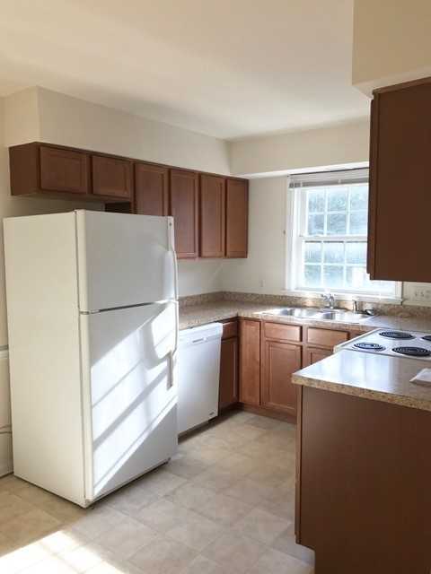 1214 William St - Photo 4 of 10