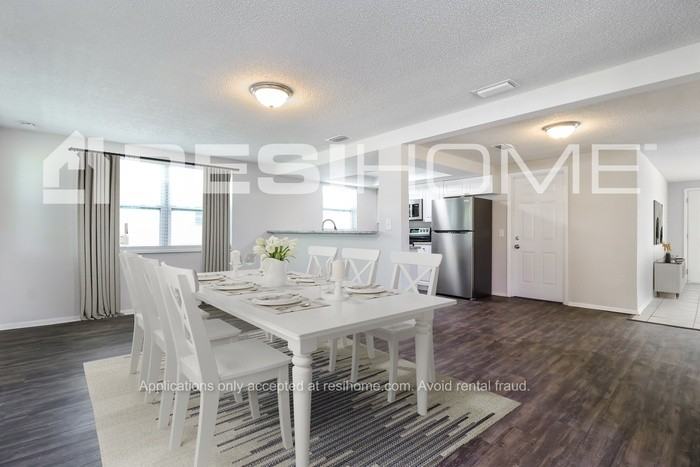 6027 11th Ave - Photo 3 of 17