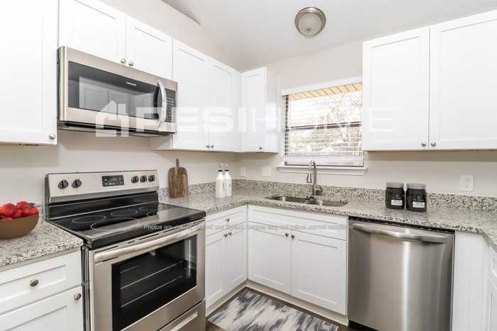 4404 Lakeview Dr - Photo 3 of 16