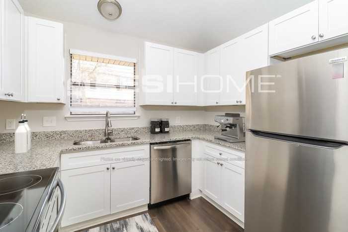 4404 Lakeview Dr - Photo 4 of 16