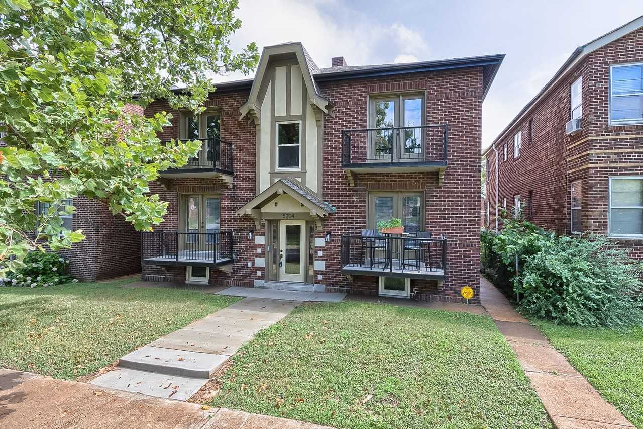 5204 Oleatha Ave - Photo 3 of 15