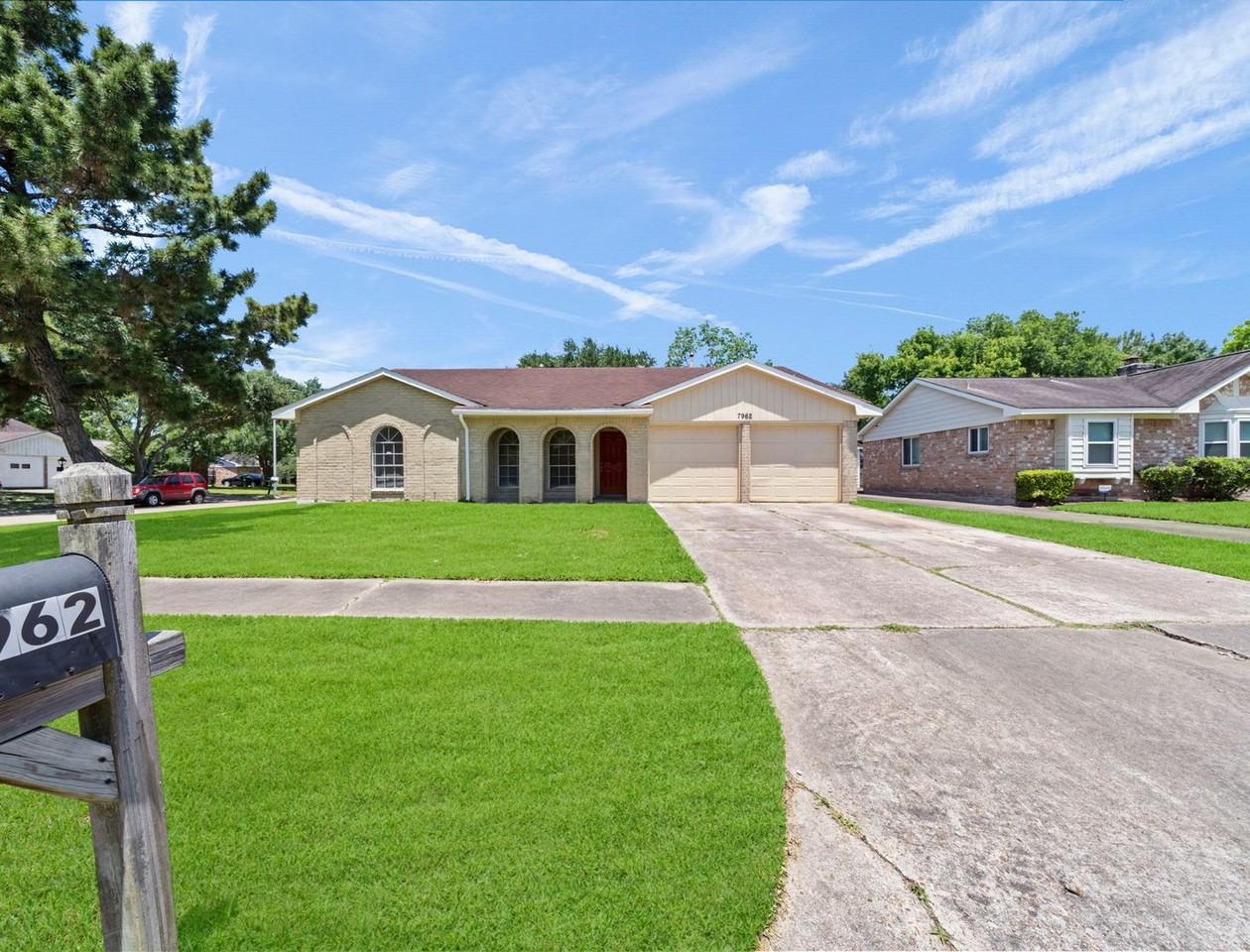 7962 Southmeadow Dr - Photo 2 of 20