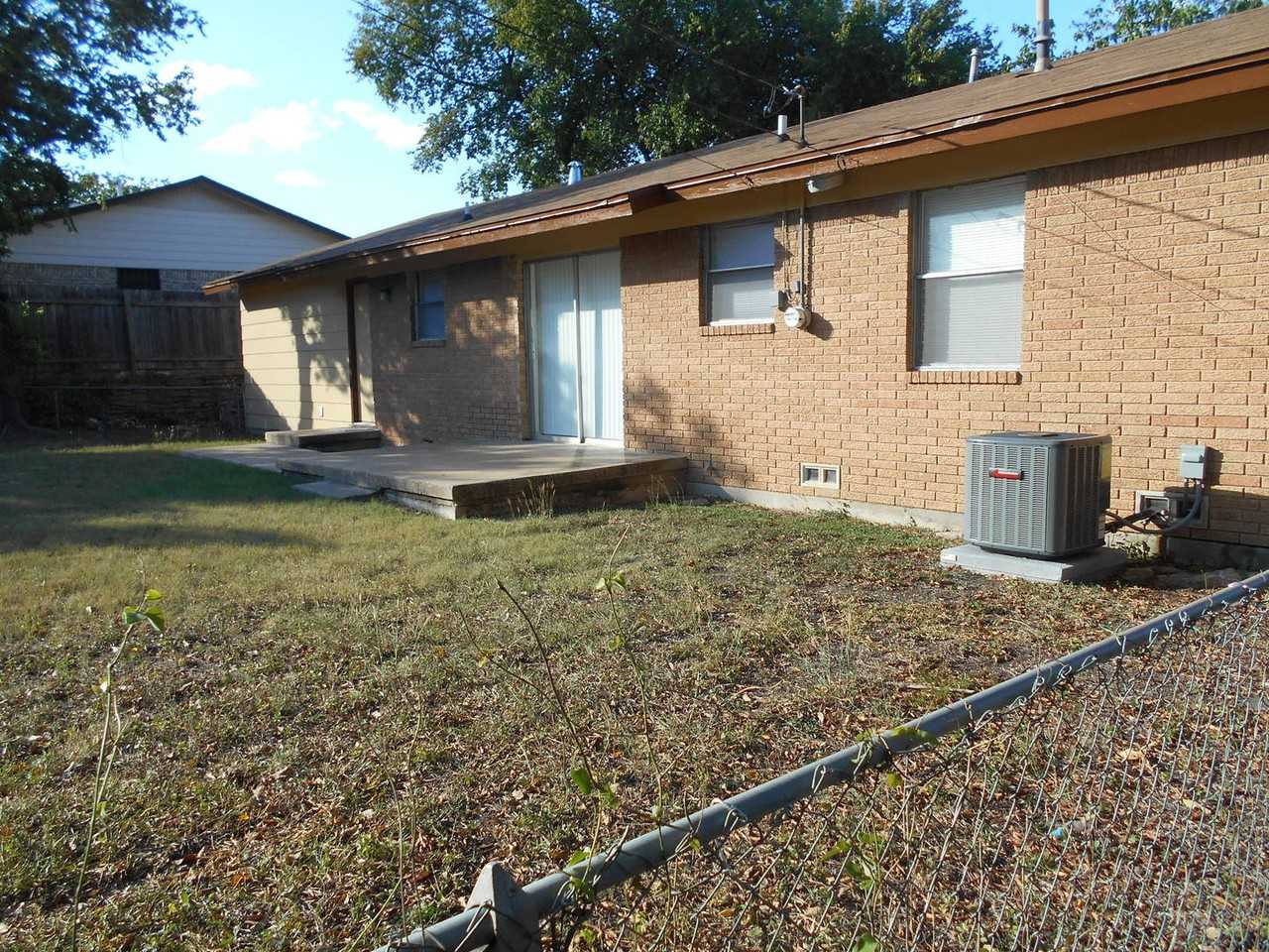 424 E Robertson Ave - Photo 3 of 8