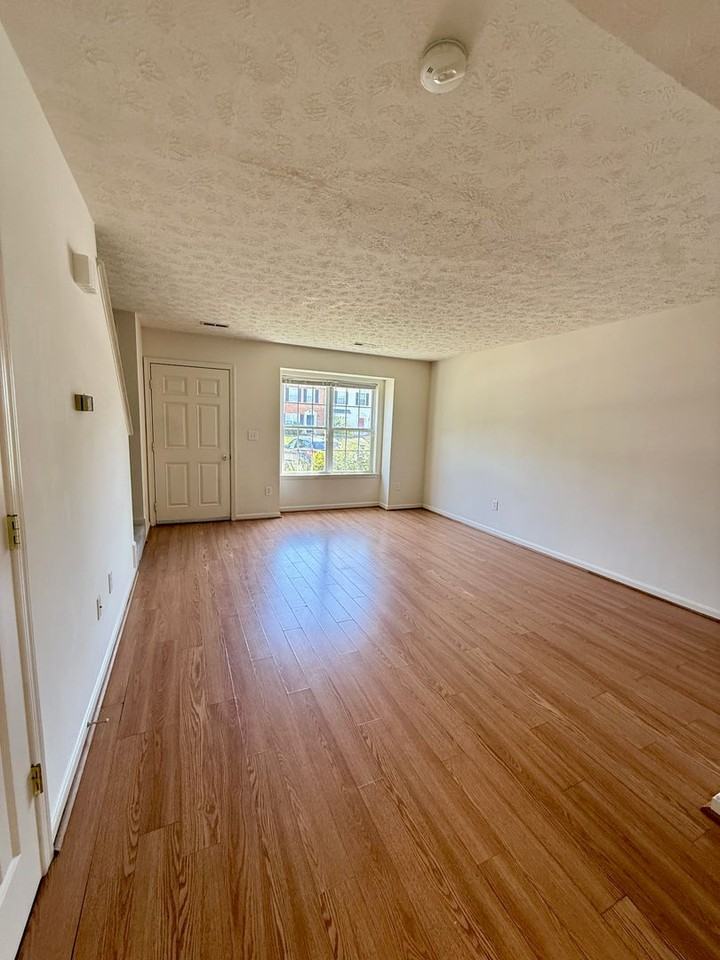 9906 Warwick Pl - Photo 4 of 14