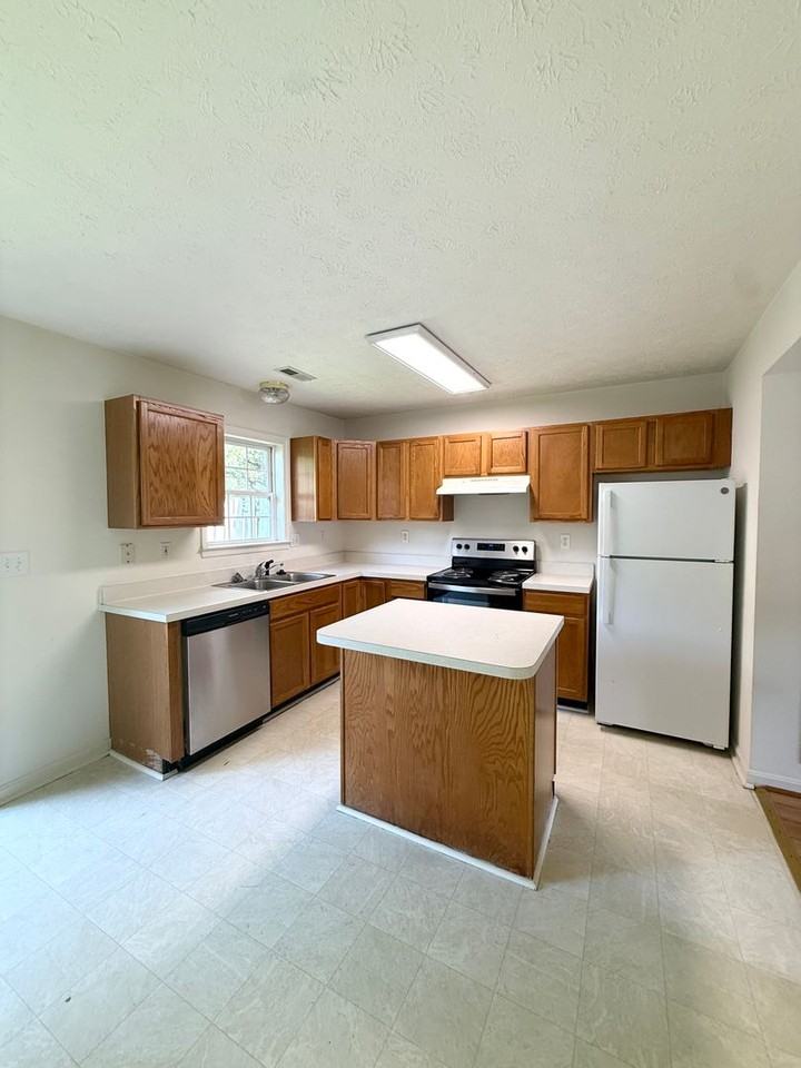9906 Warwick Pl - Photo 7 of 14