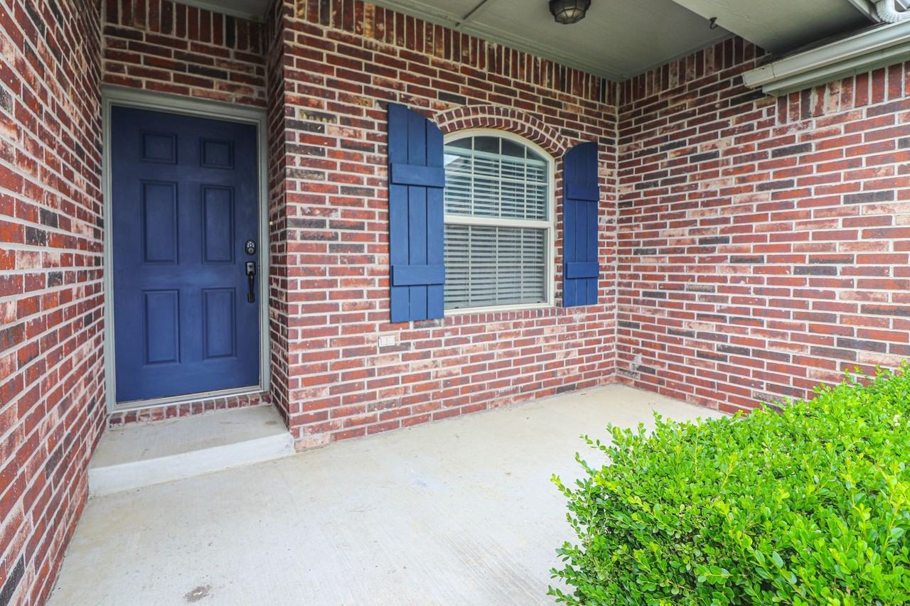 15022 S Justin Ave - Photo 3 of 36