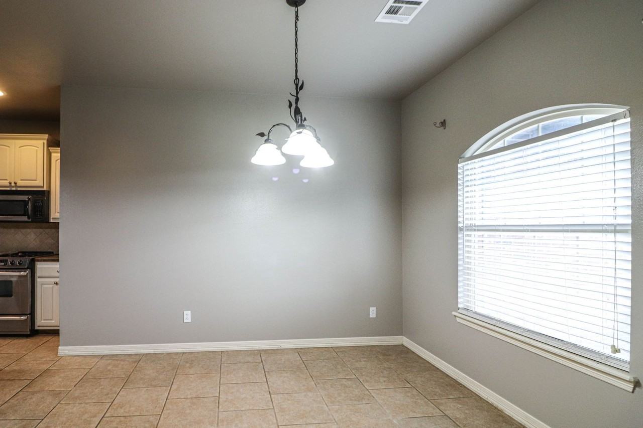 15022 S Justin Ave - Photo 6 of 36