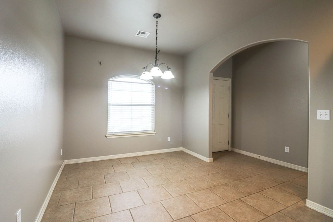 15022 S Justin Ave - Photo 7 of 36
