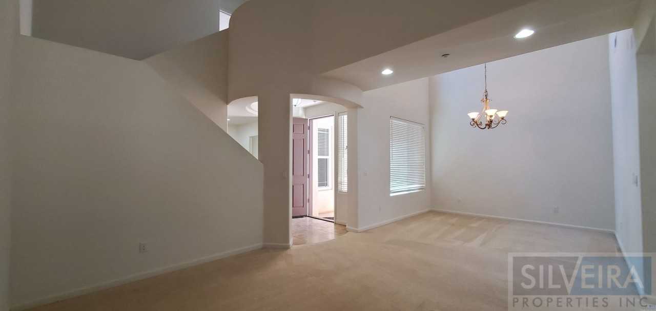 1715 Bilbao Dr - Photo 6 of 42