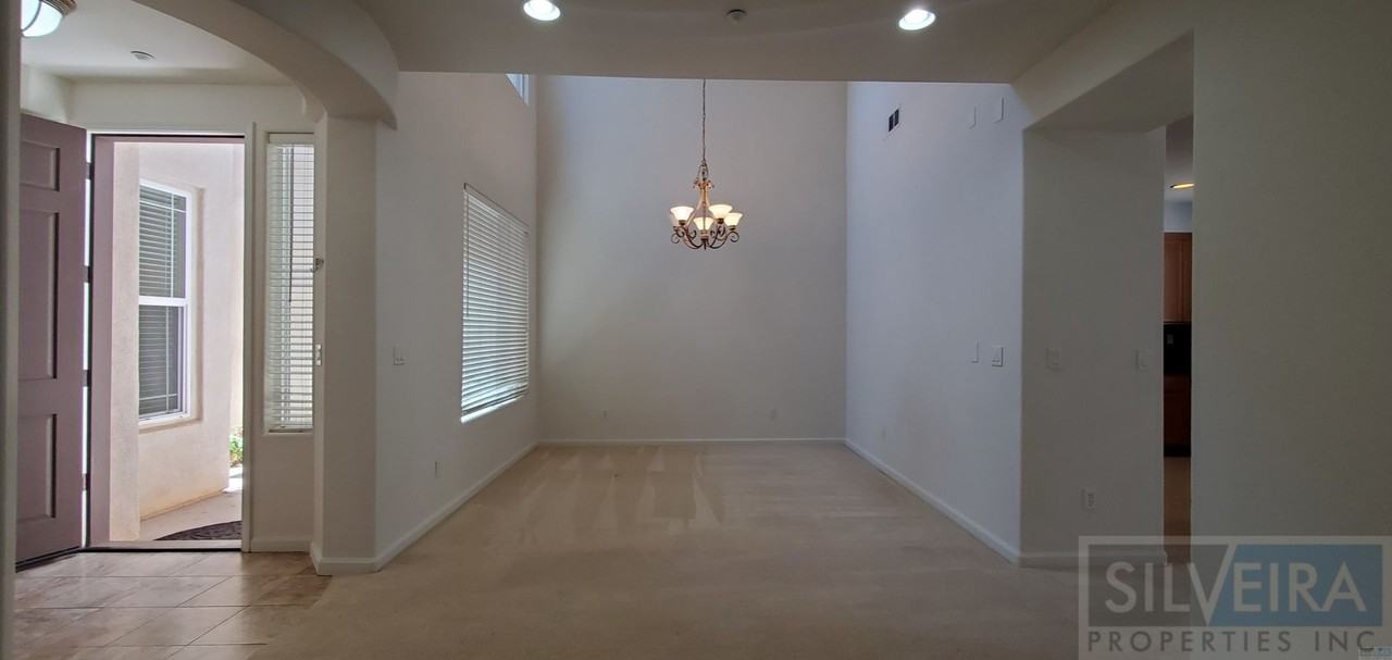 1715 Bilbao Dr - Photo 7 of 42