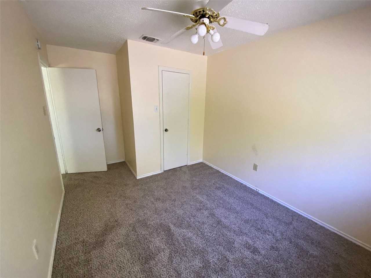 530 Rawls Cir - Photo 3 of 11