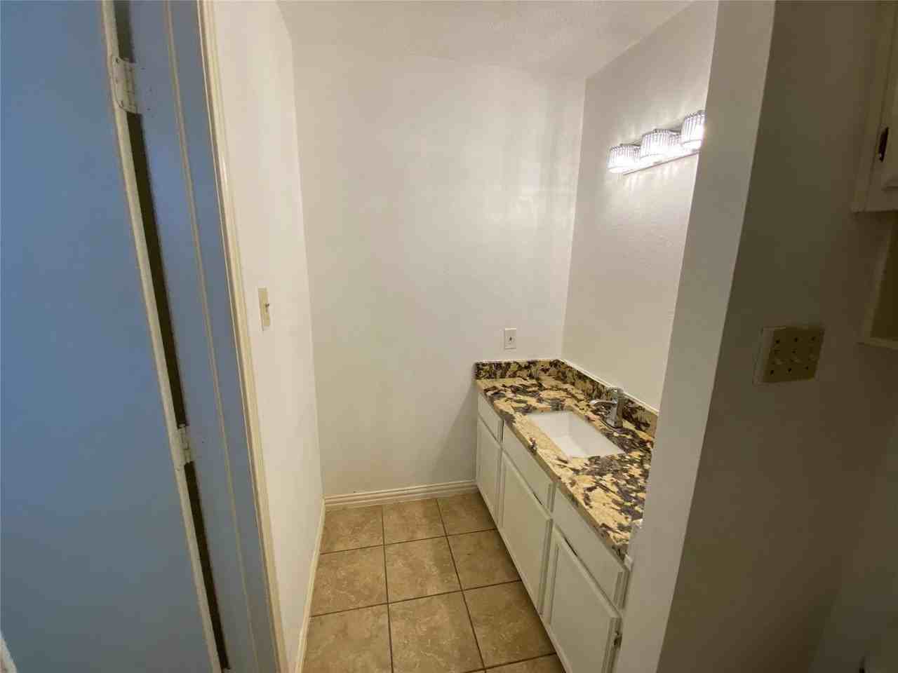 530 Rawls Cir - Photo 6 of 11