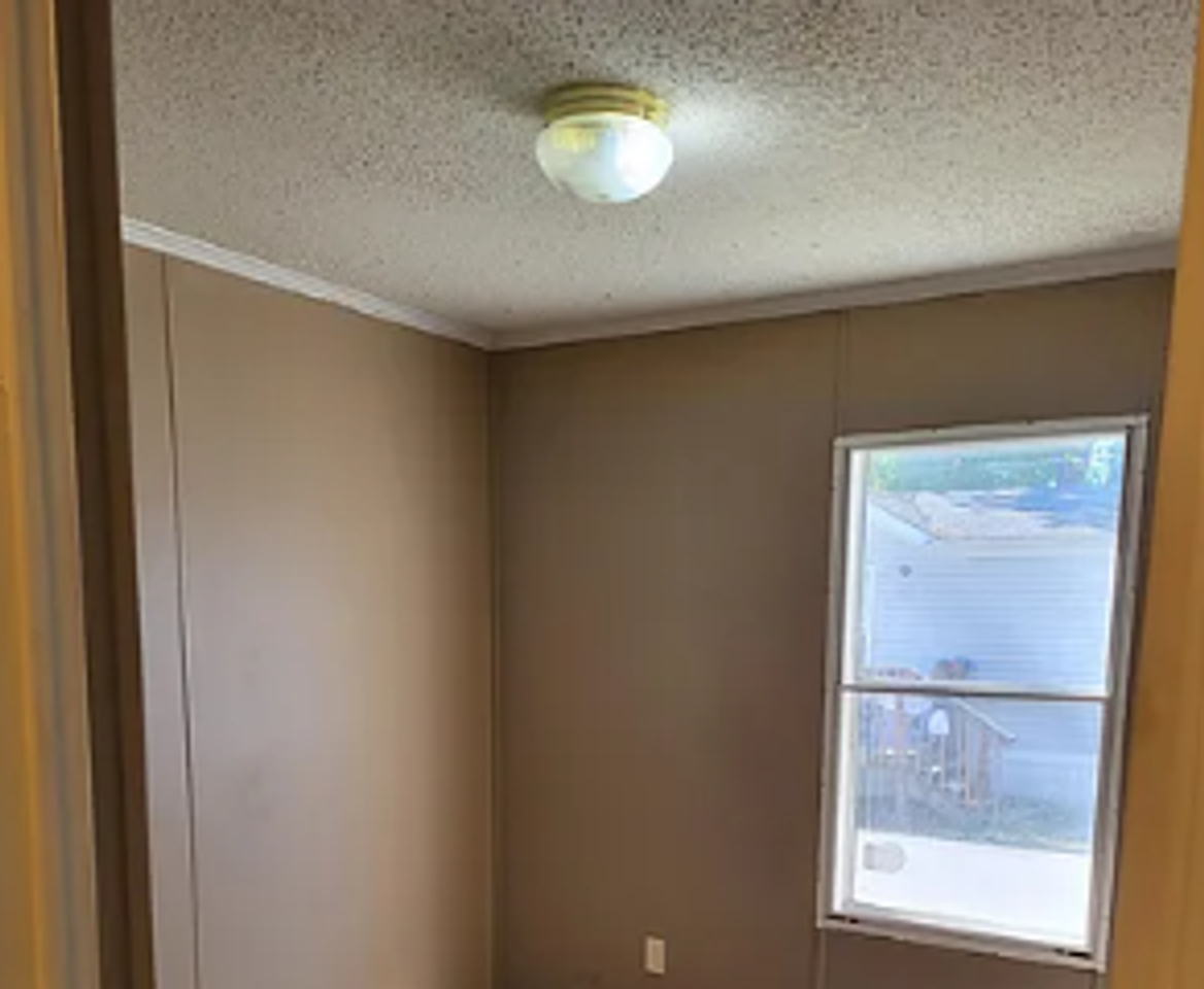 113 W Court Dr - Photo 6 of 7