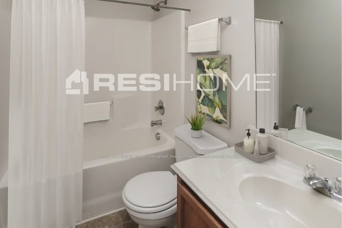 9804 Crocker Dr - Photo 7 of 13