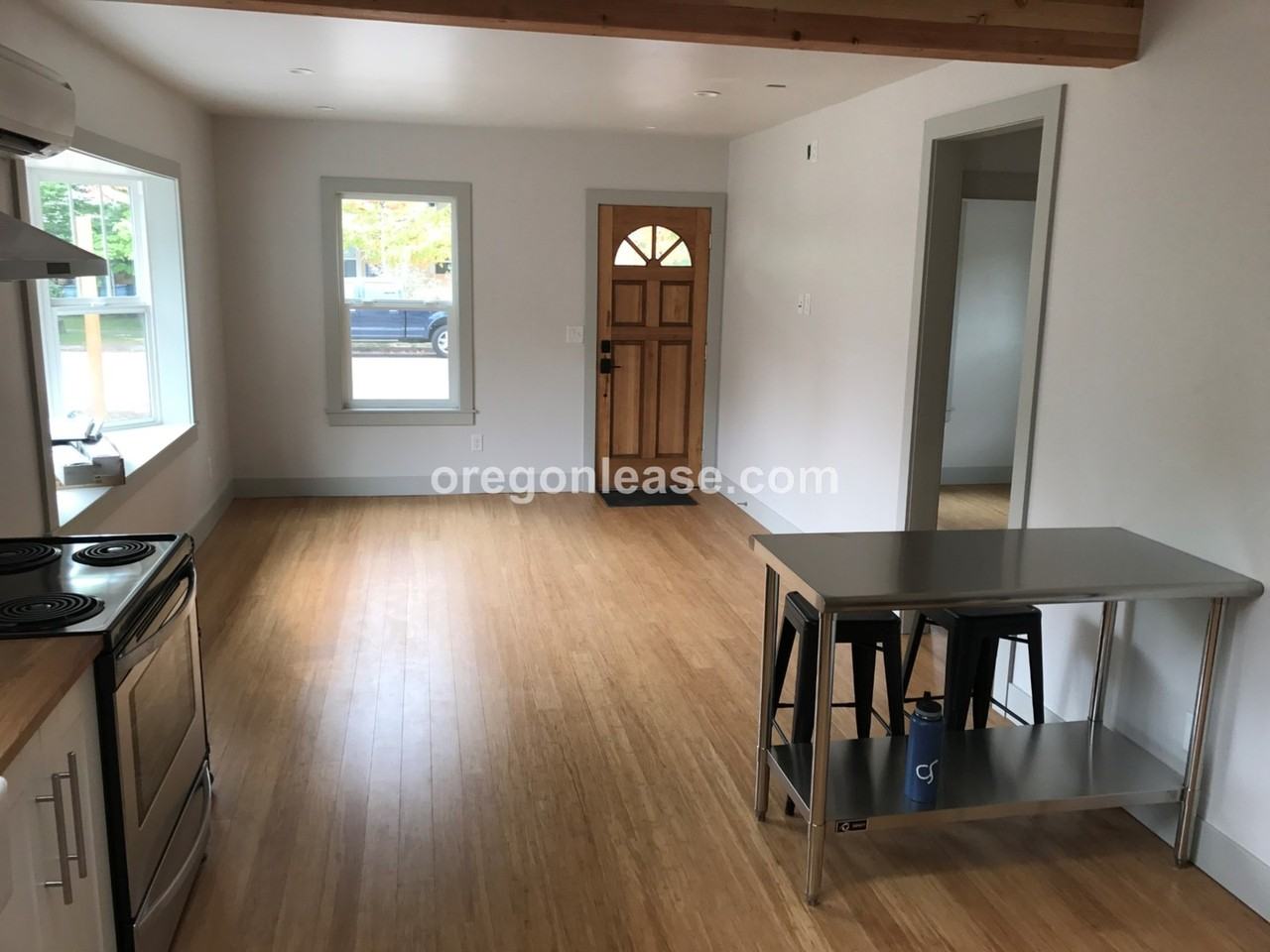 91 N Lawrence St - Photo 4 of 17