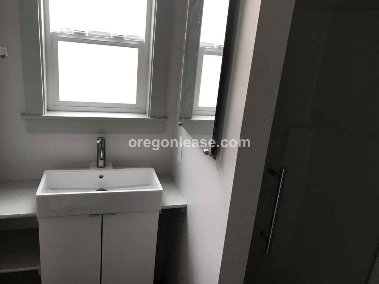 91 N Lawrence St - Photo 7 of 17