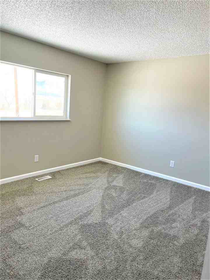 6655 Provincial Dr - Photo 4 of 6